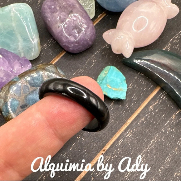 Black onyx carved ring band/colorful/fall vibes/bohemian - Picture 2 of 6